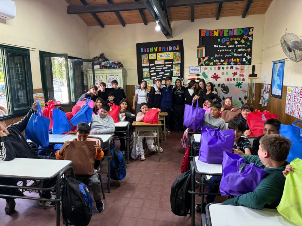 DÍA DEL NIÑO CON NUESTROS AHIJADOS DE LA ESCUELA MARTÍN FIERRO EN VILLA OCAMPO, SANTA FE - 3°AÑO